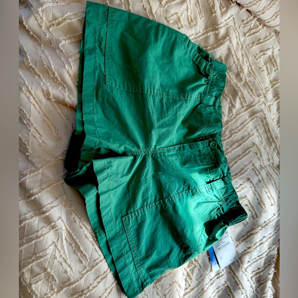 Nordstrom women’s shorts size XS never worn with tags